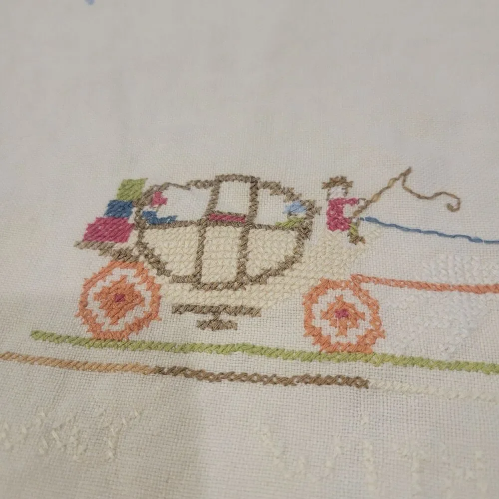 Vintage Table Linen Handmade Cross Stitch Embroidered Luncheon Cloth approx 28